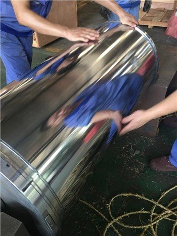 ما هي العوامل البيئية التي تؤثر على قوالب الحزام V؟